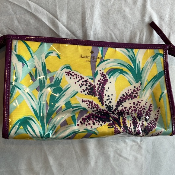 ✨Host Pick ✨ Kate Spade cosmetic bag set - Picture 2 of 5